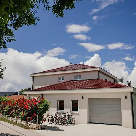 Ms025, - Makarska فيلة *